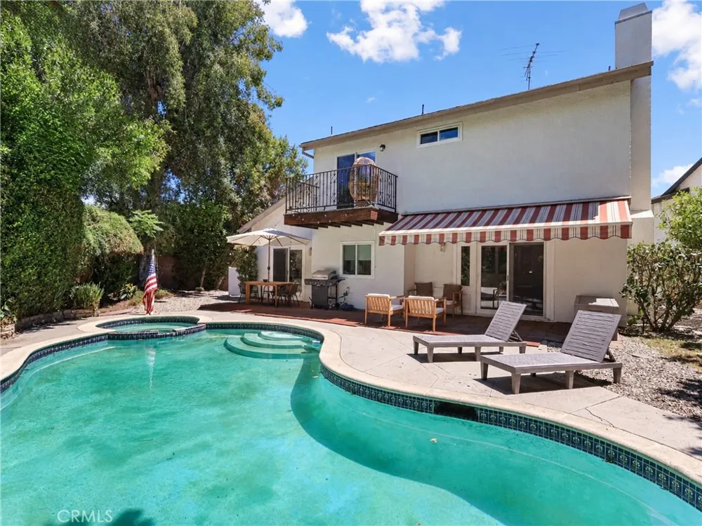7819 Goldmine Lane Lake Balboa, CA 91406