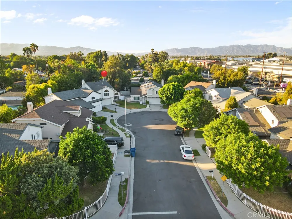 7819 Goldmine Lane Lake Balboa, CA 91406
