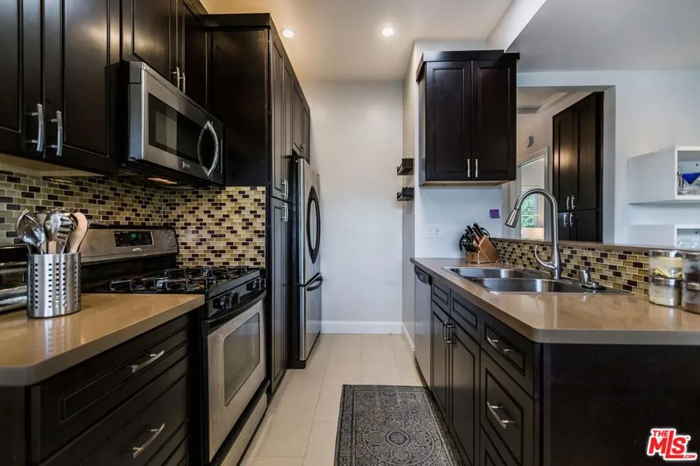 4409 IRVINE AVENUE North Hollywood, CA 91602