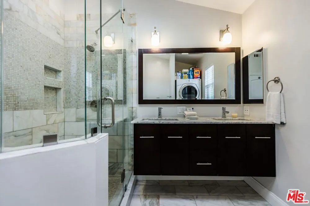 4409 IRVINE AVENUE North Hollywood, CA 91602
