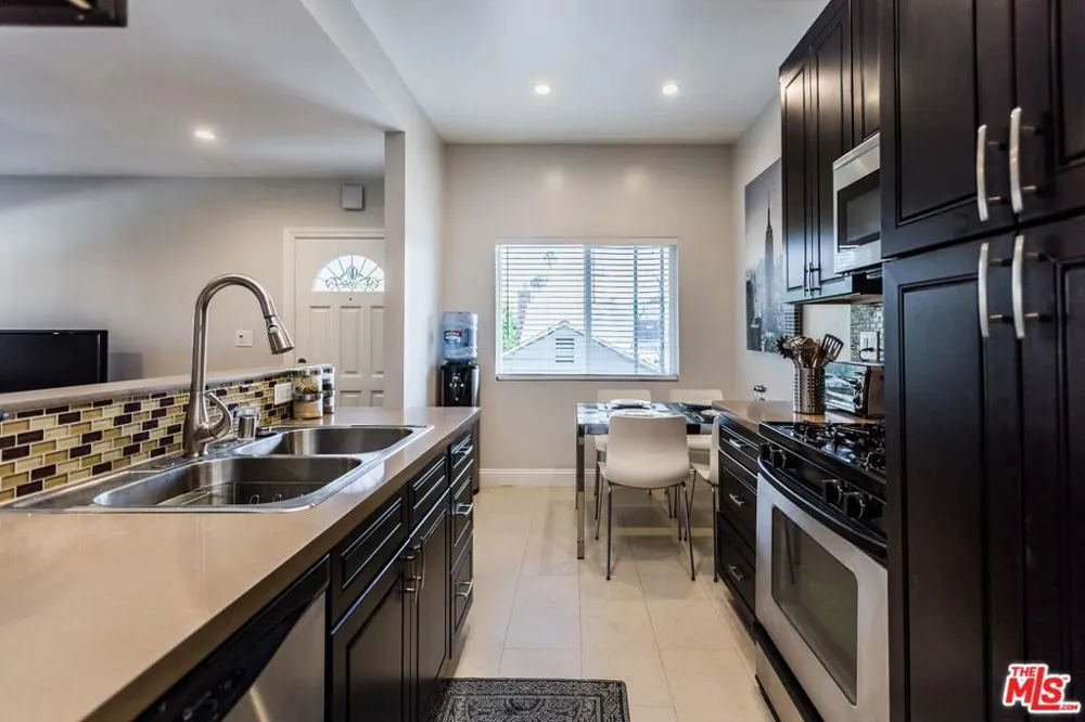 4409 IRVINE AVENUE North Hollywood, CA 91602