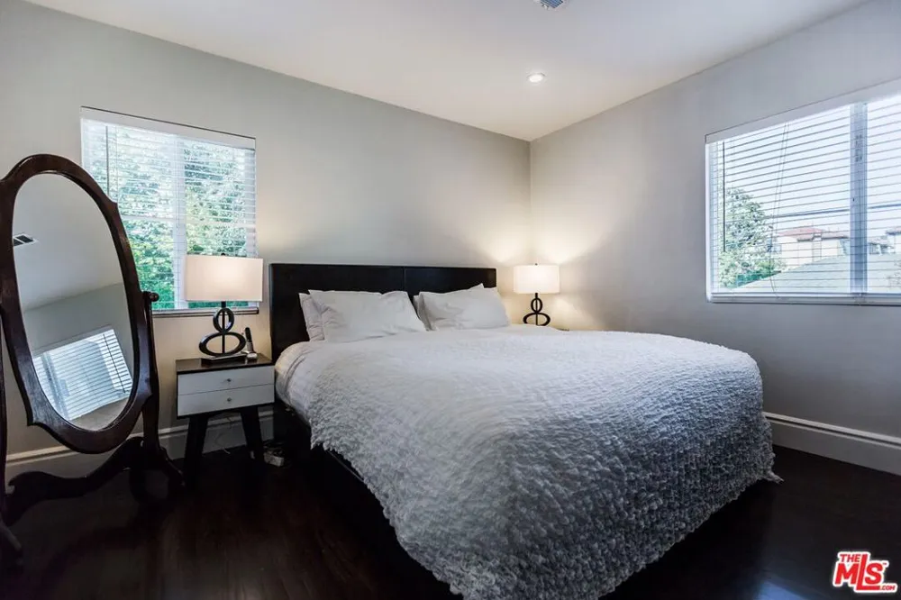 4409 IRVINE AVENUE North Hollywood, CA 91602
