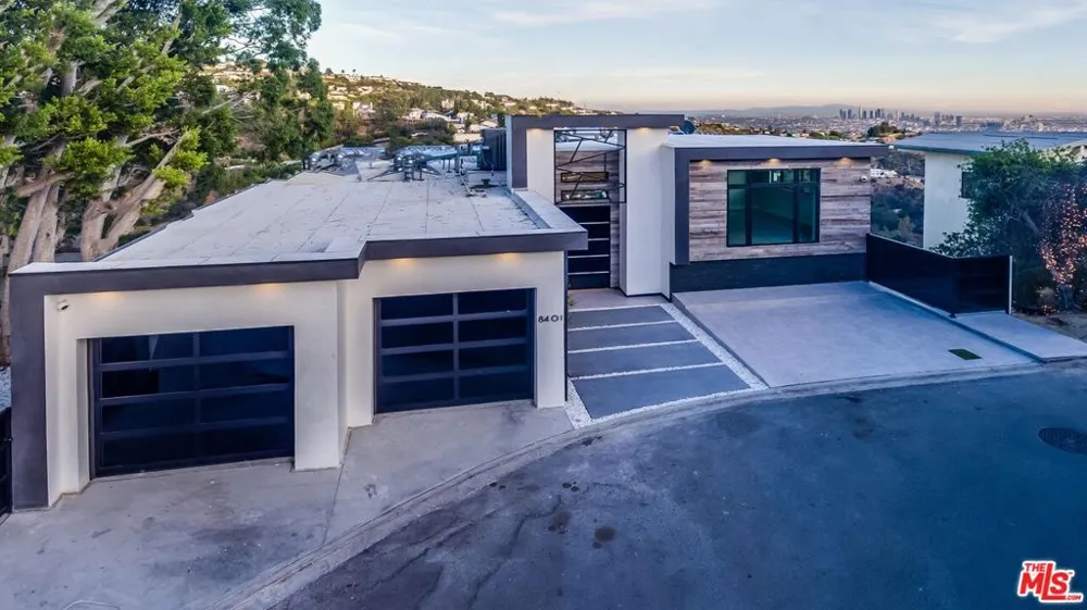 8401 WYNDHAM ROAD Los Angeles, CA 90046
