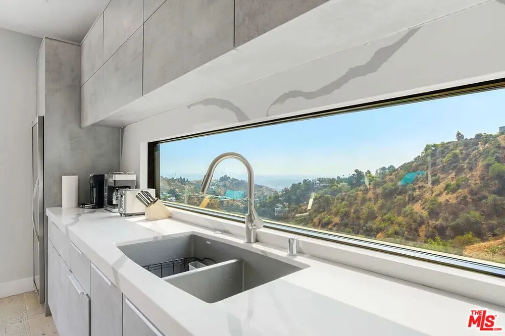 8401 WYNDHAM ROAD Los Angeles, CA 90046