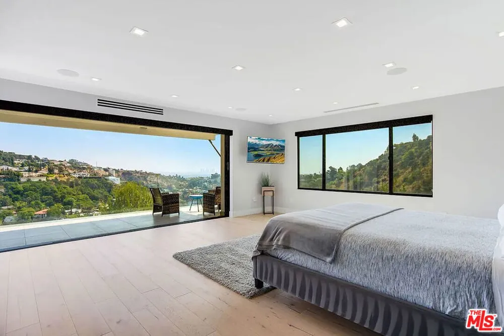 8401 WYNDHAM ROAD Los Angeles, CA 90046