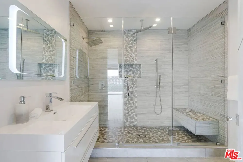 8401 WYNDHAM ROAD Los Angeles, CA 90046