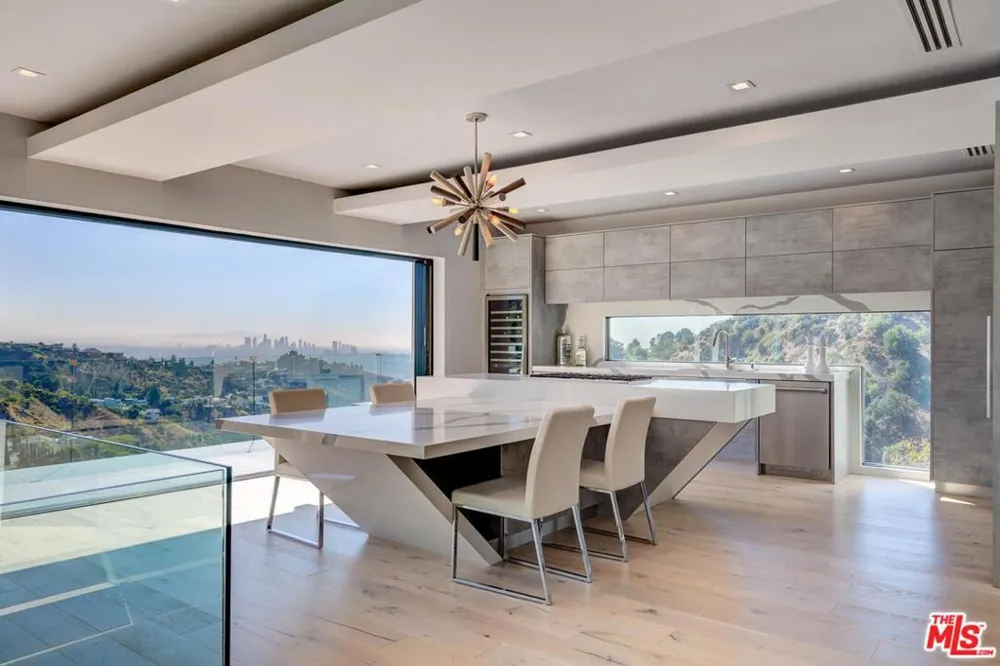 8401 WYNDHAM ROAD Los Angeles, CA 90046