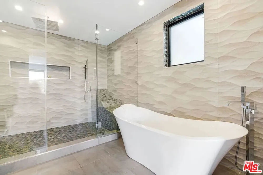 8401 WYNDHAM ROAD Los Angeles, CA 90046