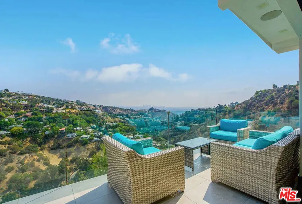 8401 WYNDHAM ROAD Los Angeles, CA 90046