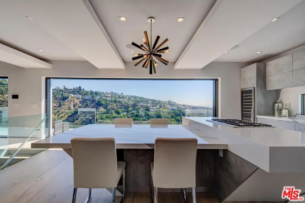 8401 WYNDHAM ROAD Los Angeles, CA 90046