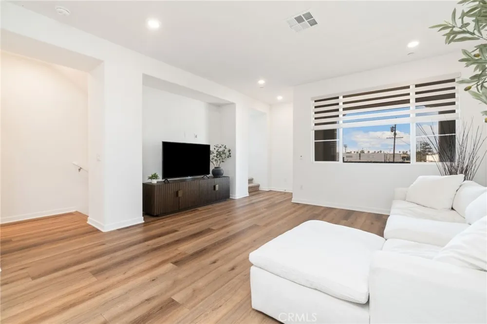 7128 Viceroy Way Buena Park, CA 90621