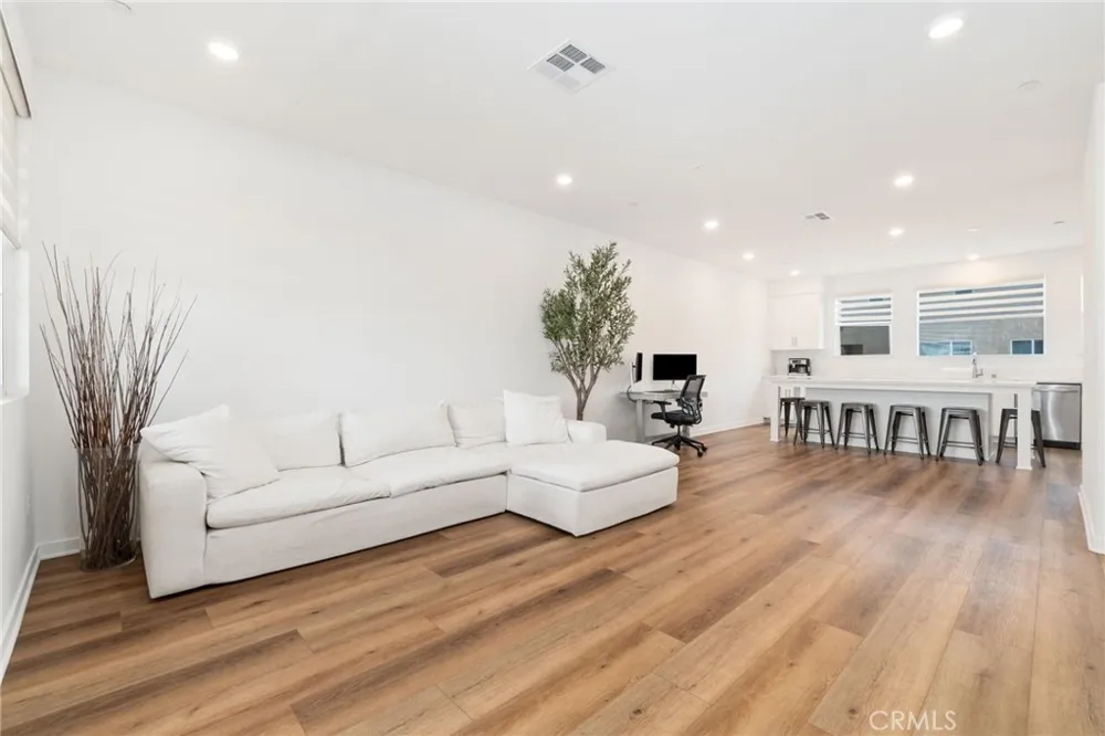 7128 Viceroy Way Buena Park, CA 90621