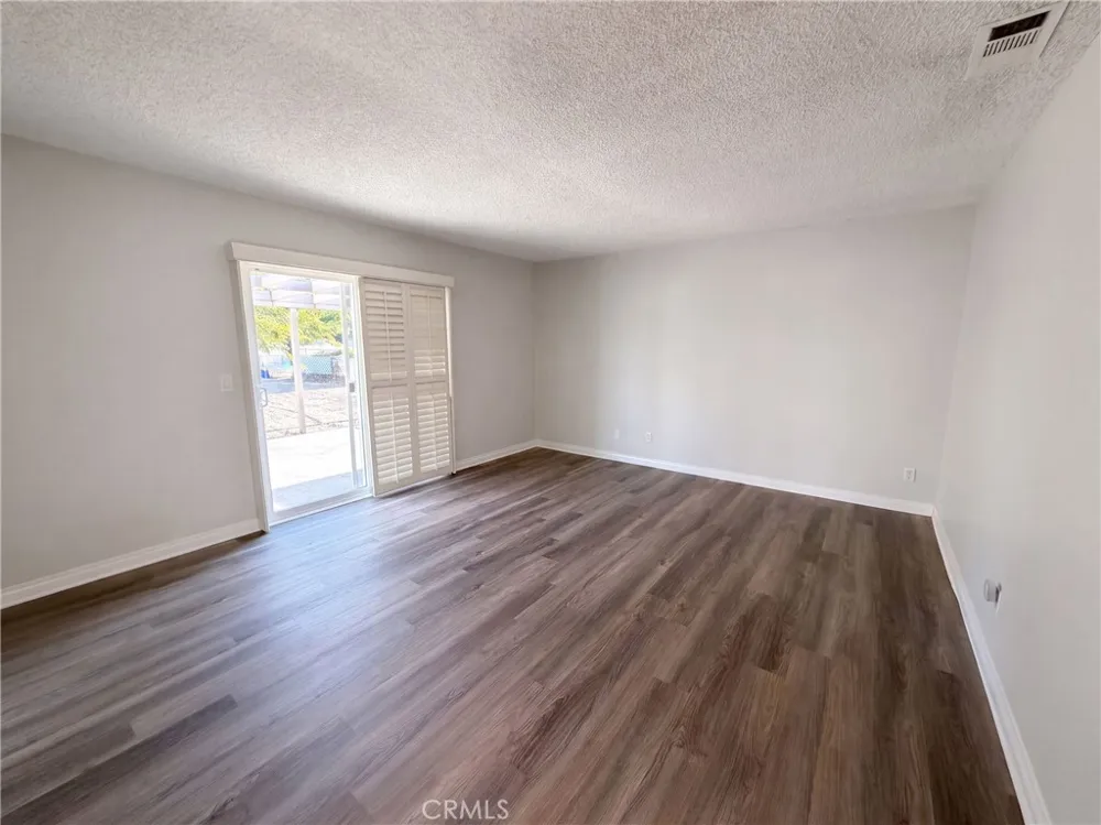 26934 10th Highland, CA 92346