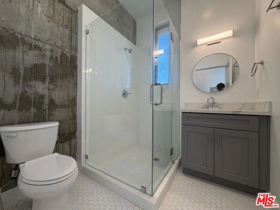 1870 E 1st Street #101 Los Angeles, CA 90033
