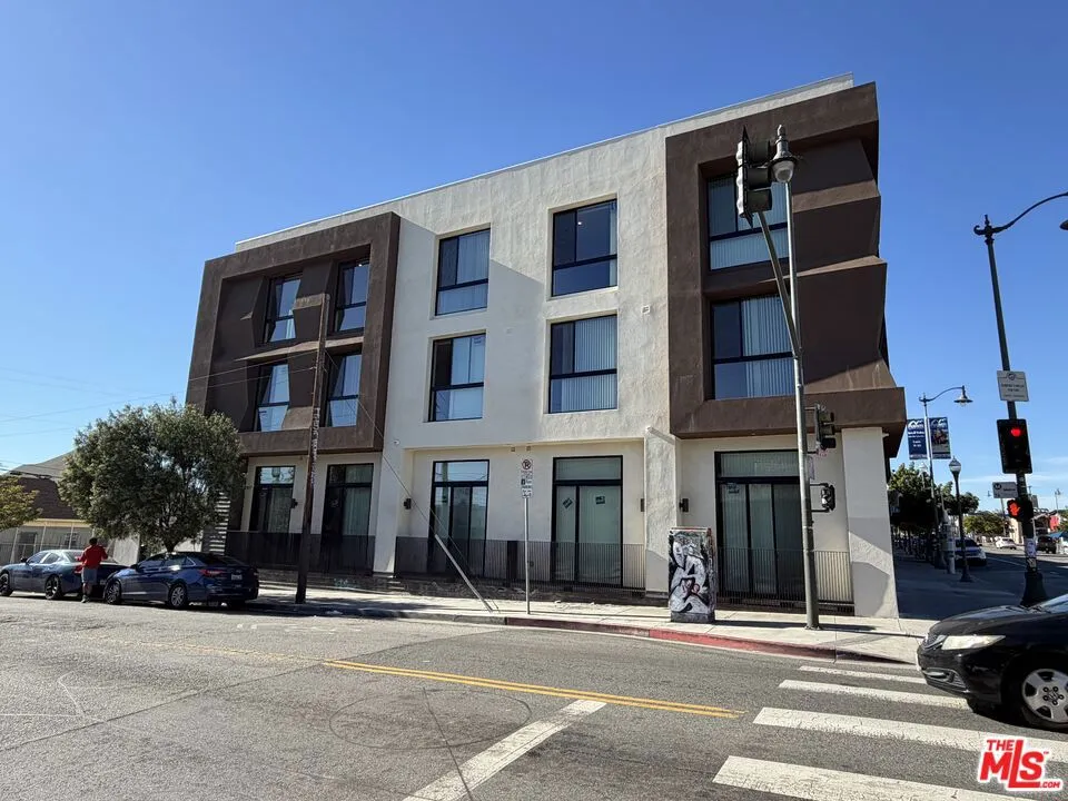 1870 E 1st Street #101 Los Angeles, CA 90033
