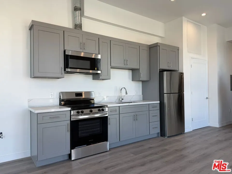 1870 E 1st Street #101 Los Angeles, CA 90033
