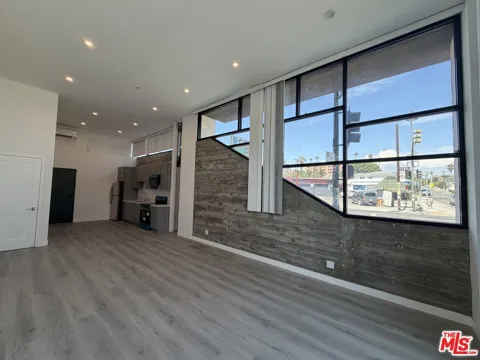 1870 E 1st Street #101