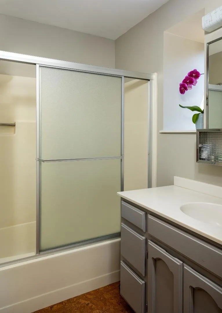 411 Glenwood Avenue Woodside, CA 94062