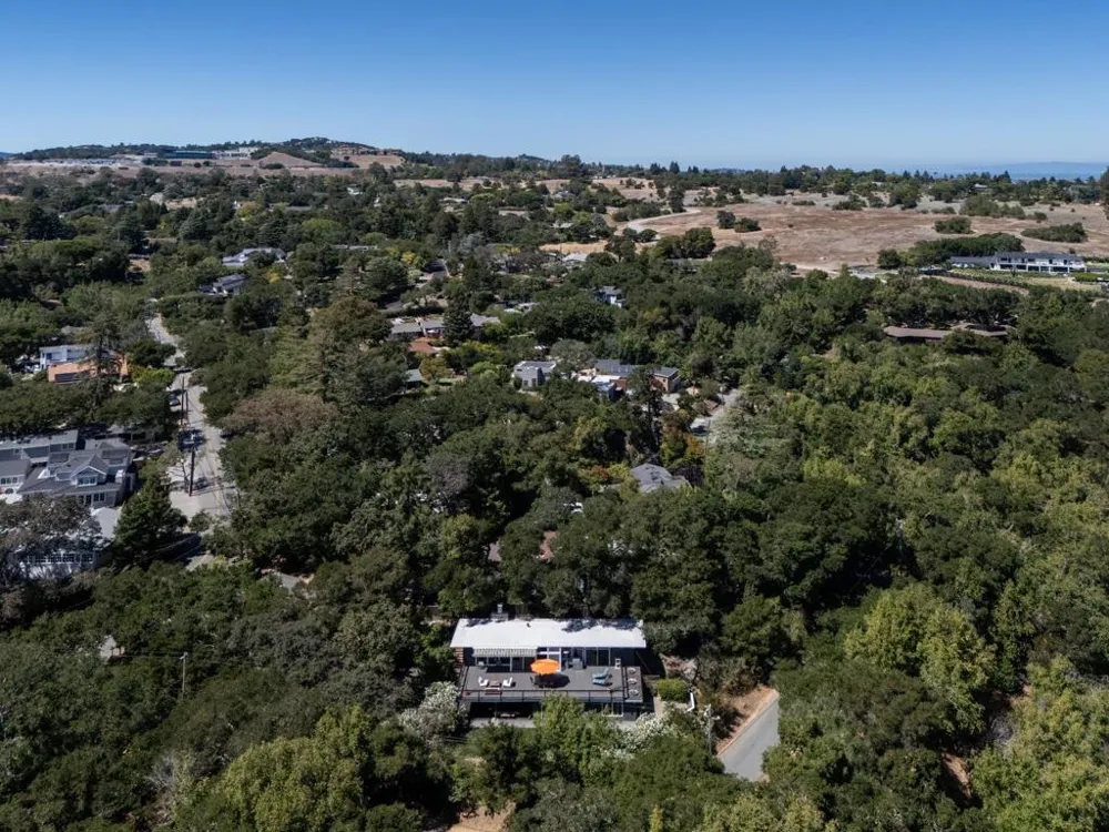 411 Glenwood Avenue Woodside, CA 94062