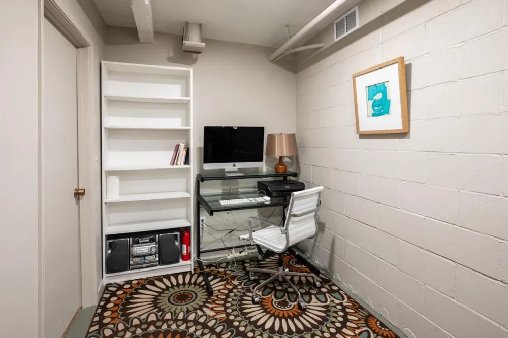 411 Glenwood Avenue Woodside, CA 94062