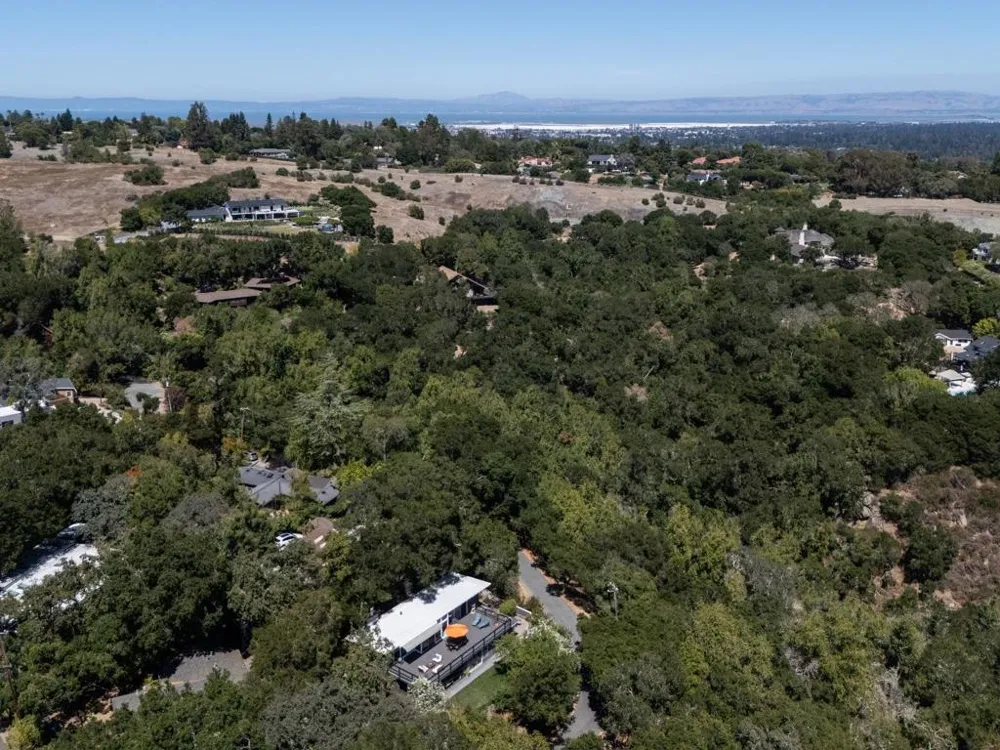411 Glenwood Avenue Woodside, CA 94062