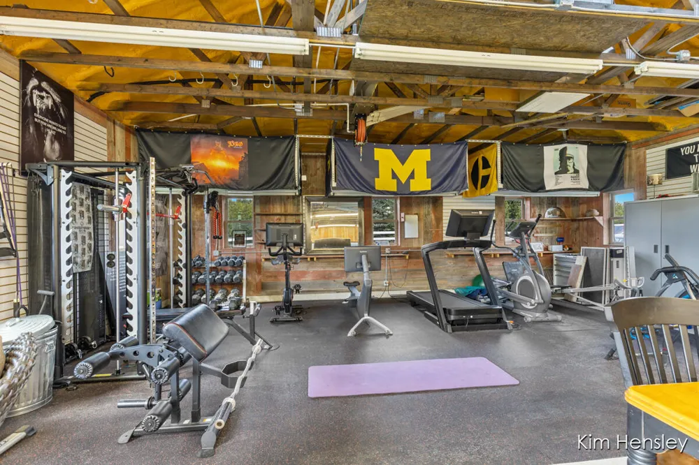 8769 E Paris Avenue SE Caledonia, MI 49316