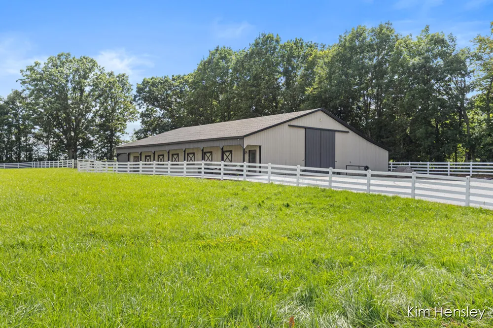 8769 E Paris Avenue SE Caledonia, MI 49316