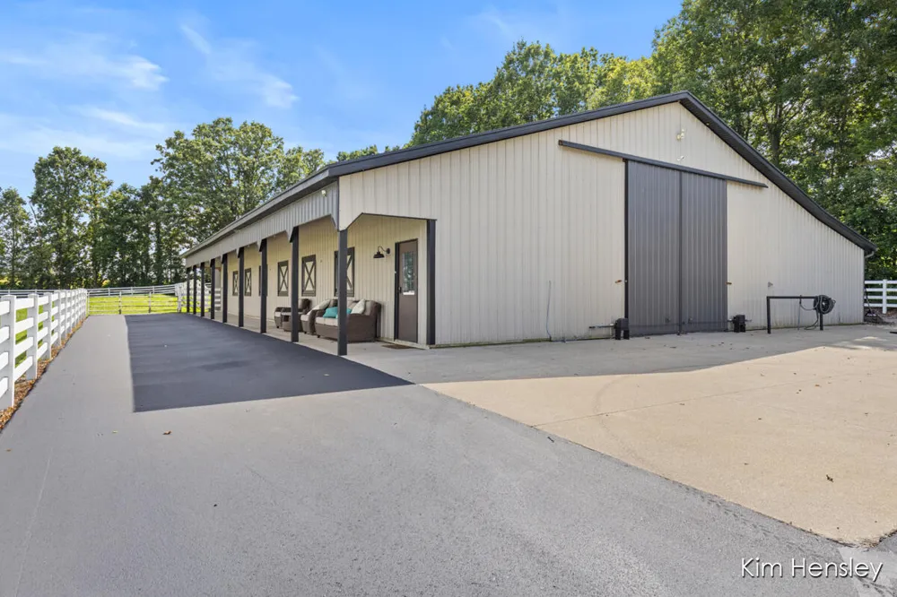 8769 E Paris Avenue SE Caledonia, MI 49316