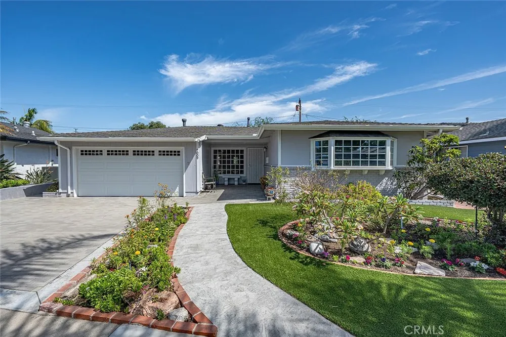 7009 E El Paseo Long Beach, CA 90815