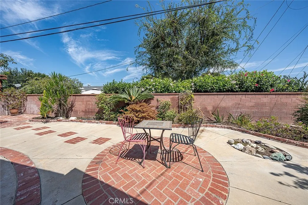 7009 E El Paseo Long Beach, CA 90815