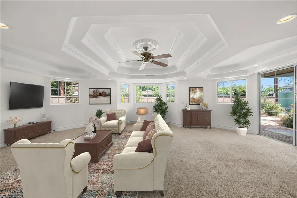 7009 E El Paseo Long Beach, CA 90815