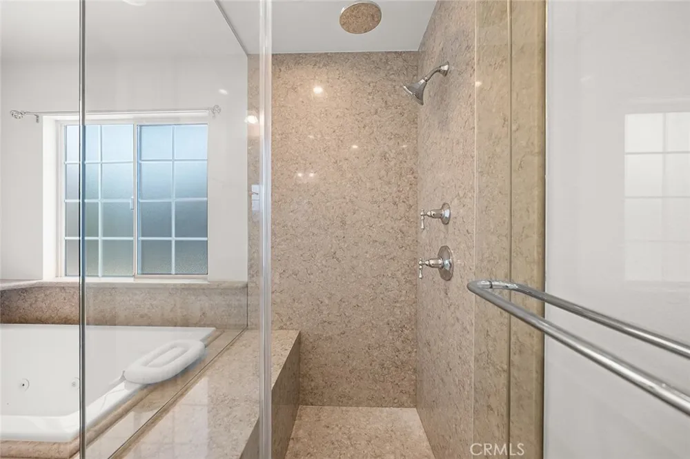 7009 E El Paseo Long Beach, CA 90815