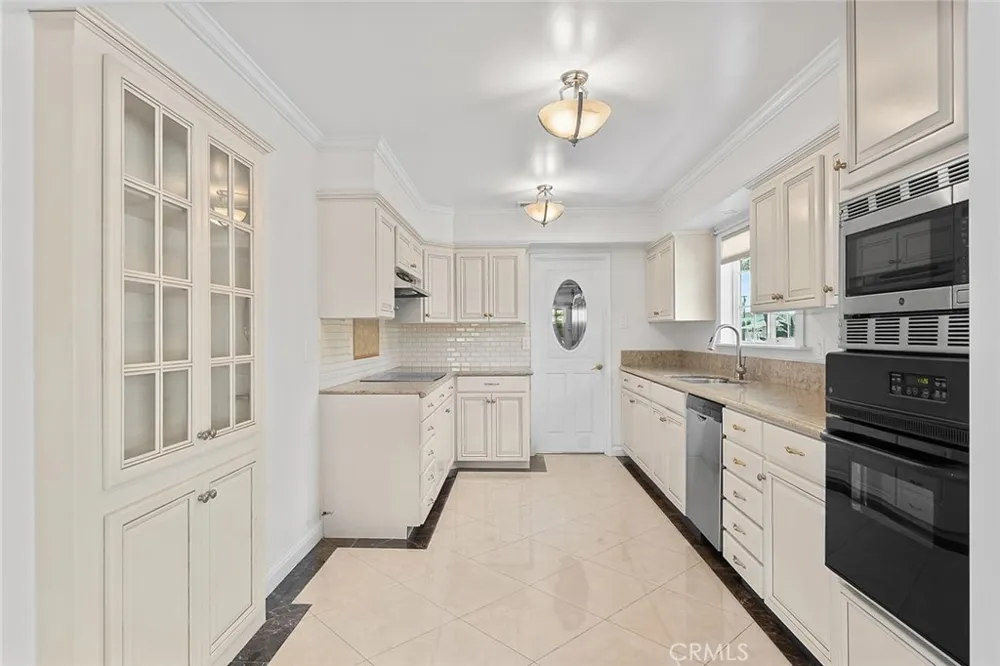 7009 E El Paseo Long Beach, CA 90815