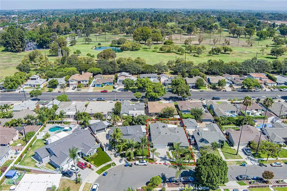 7009 E El Paseo Long Beach, CA 90815