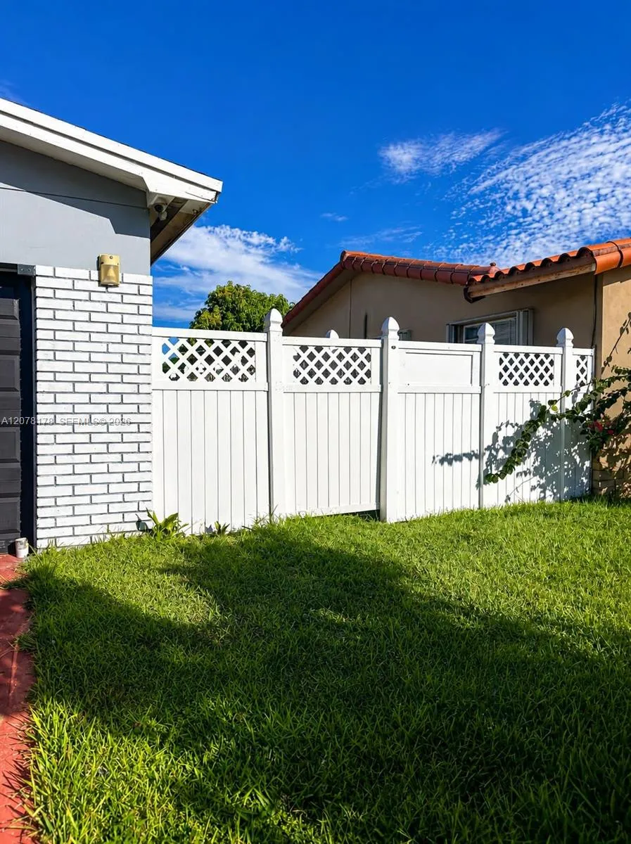 1740 NW 113th Ave #1 Pembroke Pines, FL 33026
