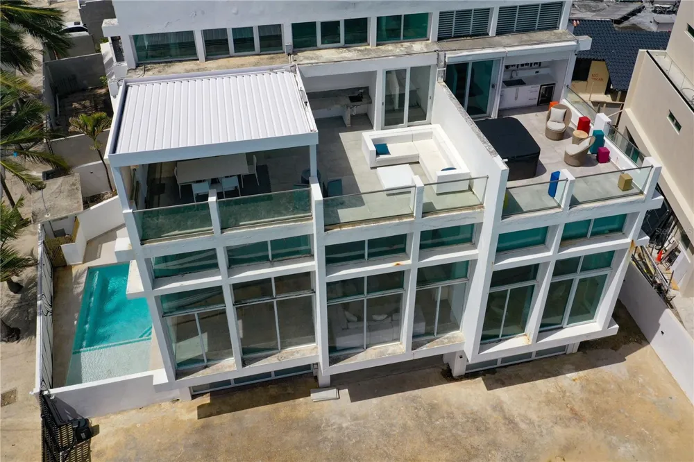 2 RAMPLA DEL ALMIRANTE #A, B San Juan, PR 00907