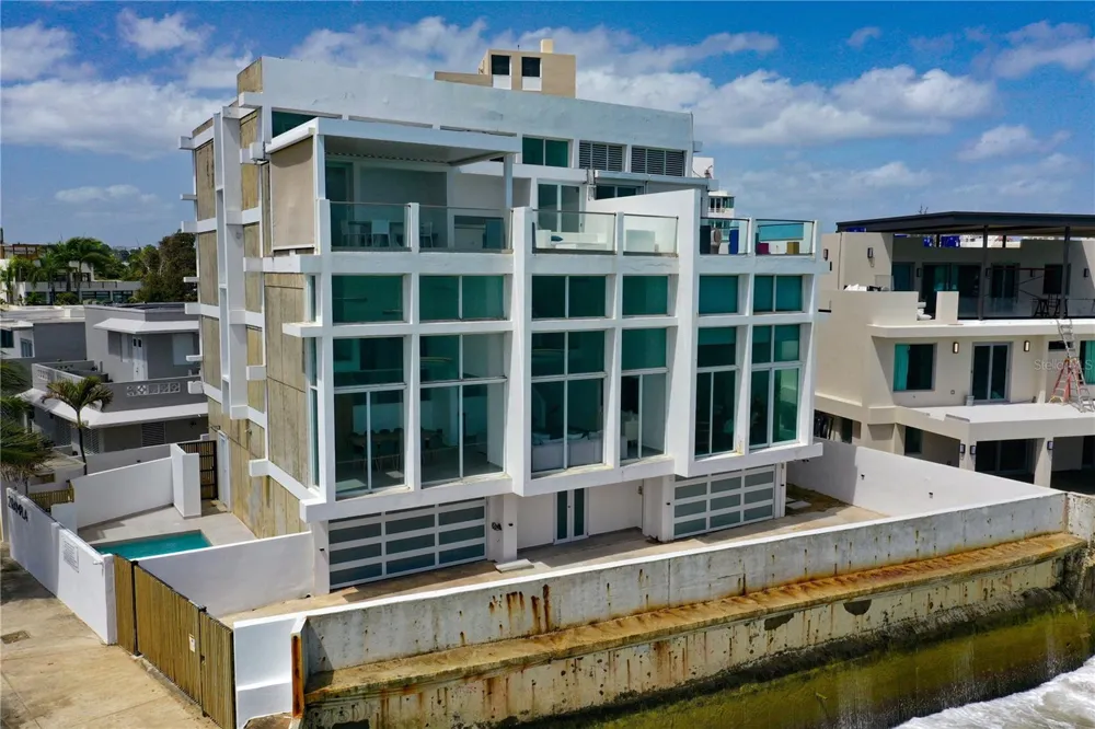 2 RAMPLA DEL ALMIRANTE #A, B San Juan, PR 00907