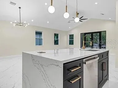 2823 60TH AVENUE St Petersburg, FL 33714