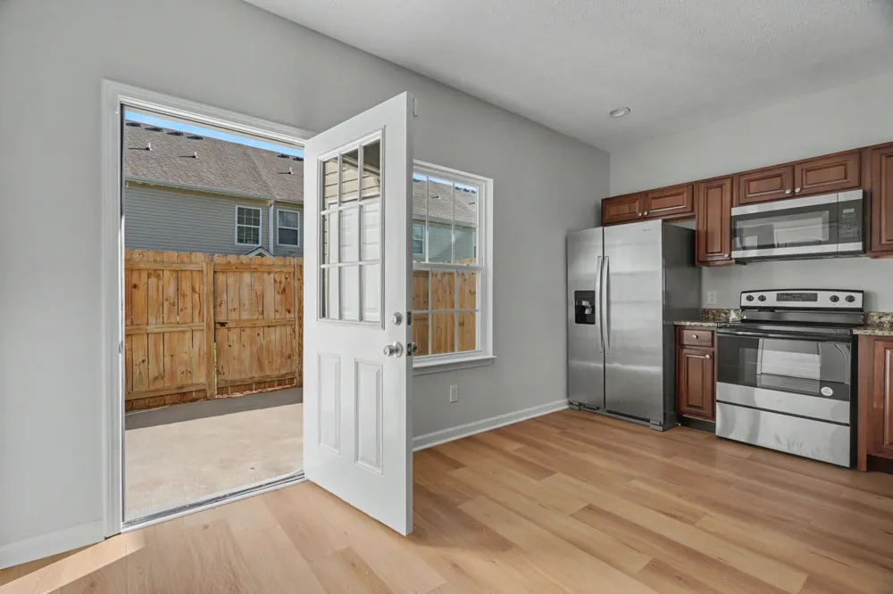 3028 Rg Buchanan Dr La Vergne, TN 37086