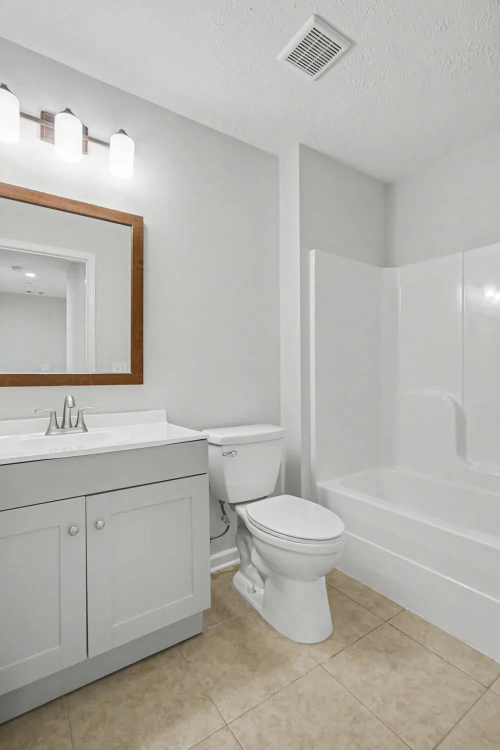 3028 Rg Buchanan Dr La Vergne, TN 37086