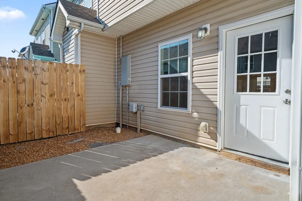 3028 Rg Buchanan Dr La Vergne, TN 37086