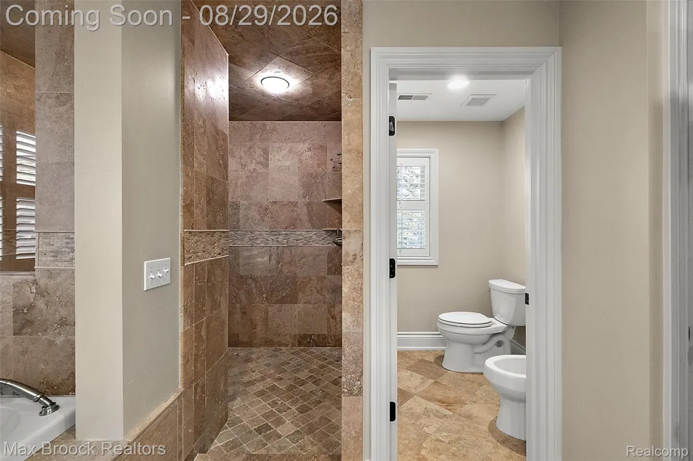 698 Hanna Street Birmingham City, MI 48009