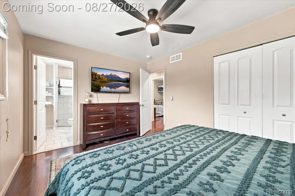 41269 Dunboyne Circle Clinton Charter Township, MI 48038