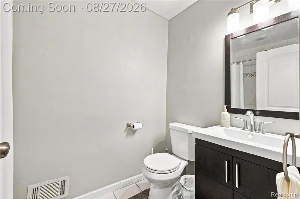 41269 Dunboyne Circle Clinton Charter Township, MI 48038