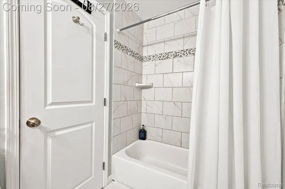41269 Dunboyne Circle Clinton Charter Township, MI 48038