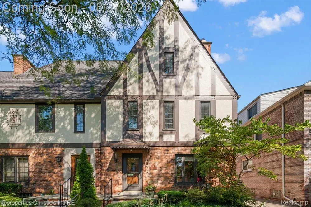 37 Cranford Lane Grosse Pointe City, MI 48230
