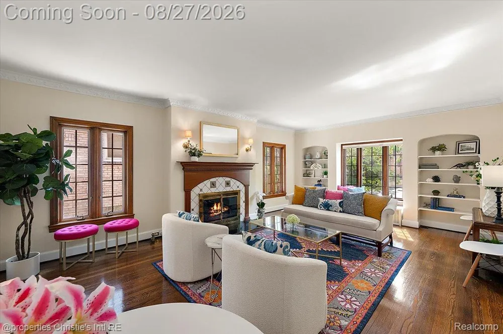 37 Cranford Lane Grosse Pointe City, MI 48230
