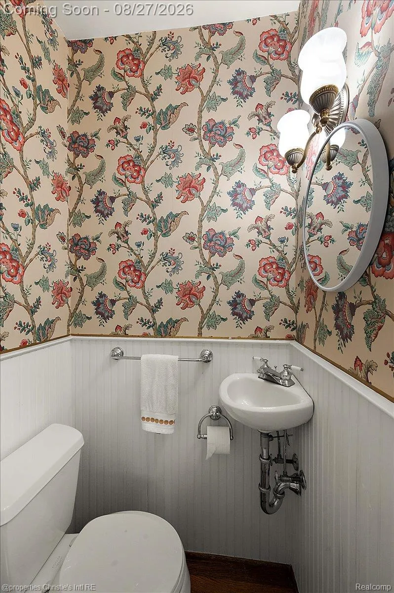 37 Cranford Lane Grosse Pointe City, MI 48230