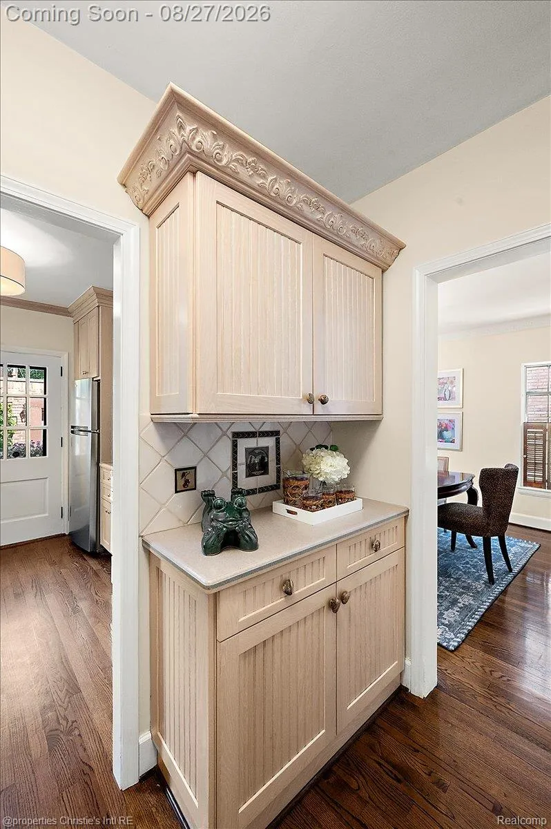 37 Cranford Lane Grosse Pointe City, MI 48230