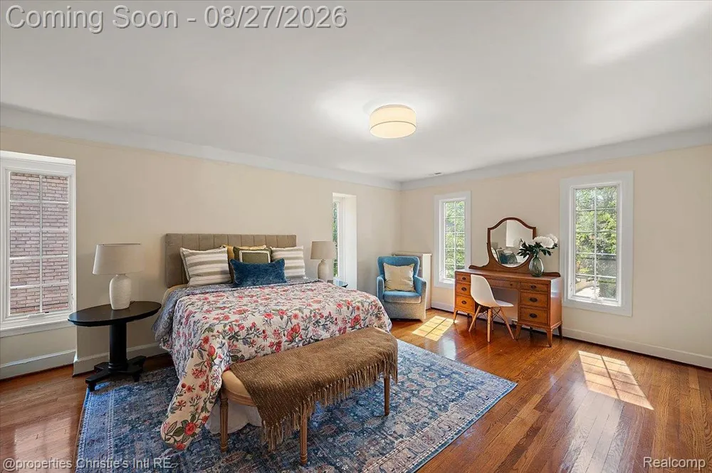 37 Cranford Lane Grosse Pointe City, MI 48230